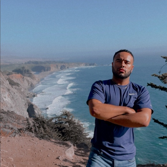 Meet your Posher, Carlos - Picture 1 of 1